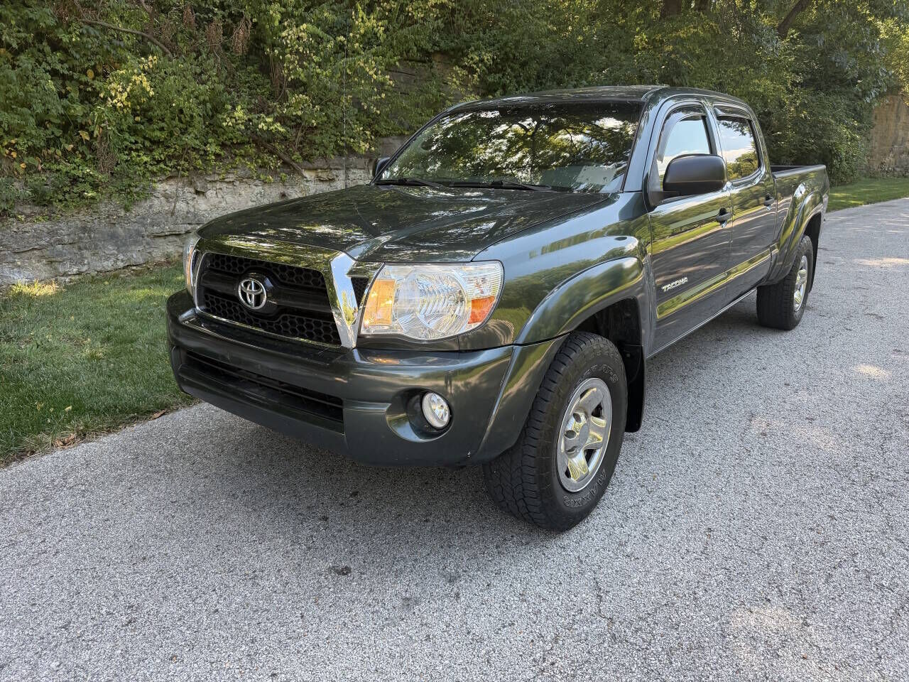 2011 TOYOTA Tacoma