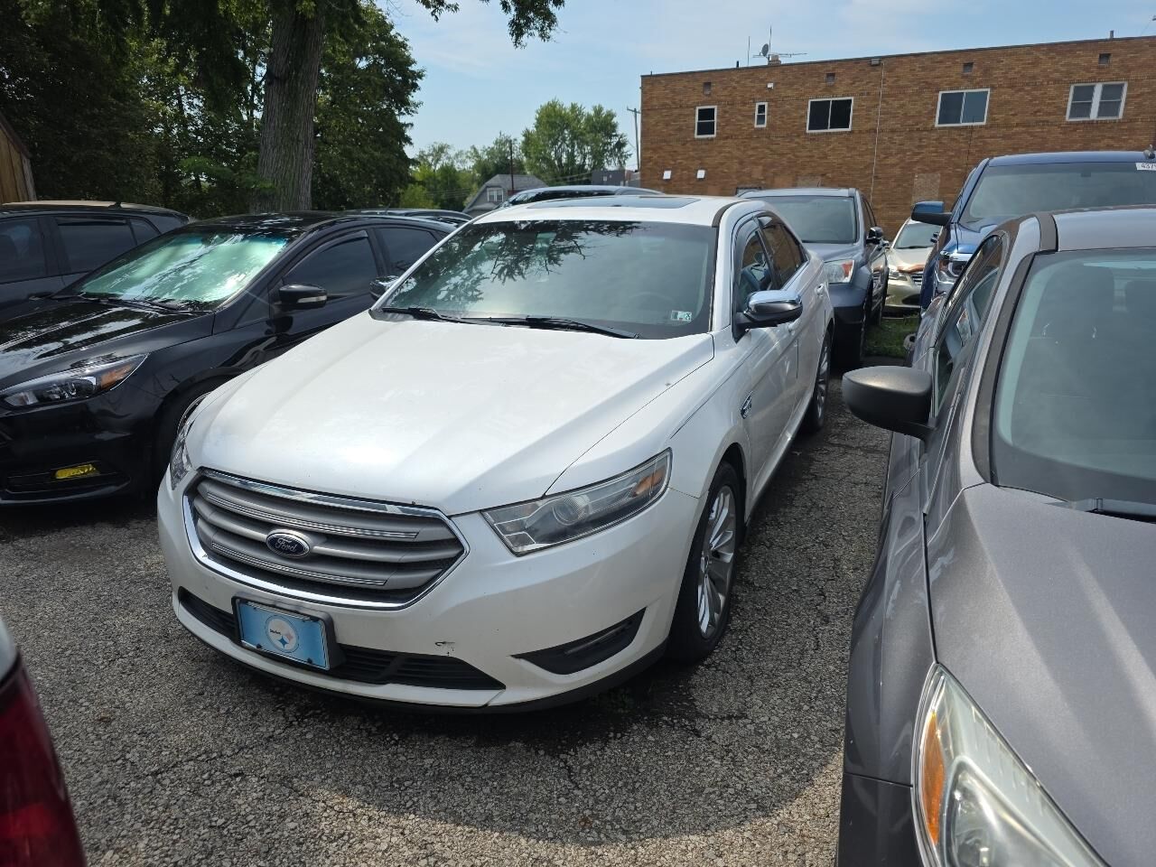2013 FORD Taurus