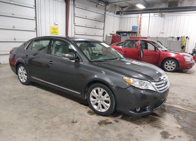 2011 TOYOTA Avalon