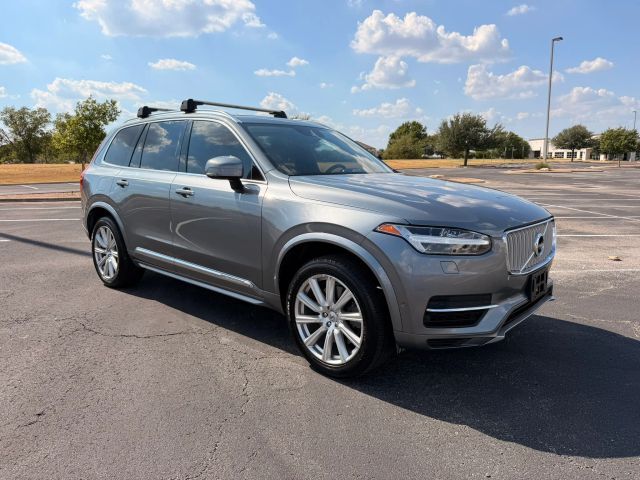 2017 VOLVO XC90