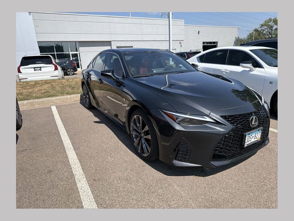 2022 LEXUS IS