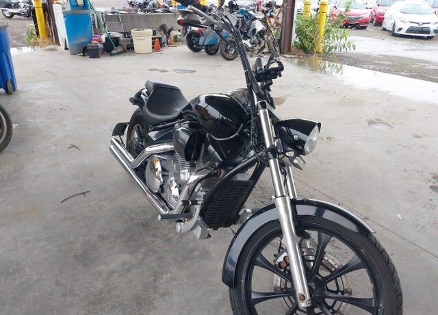 2010 HONDA VT1300