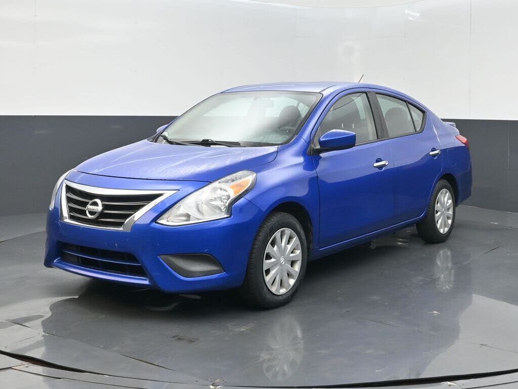 2017 NISSAN Versa