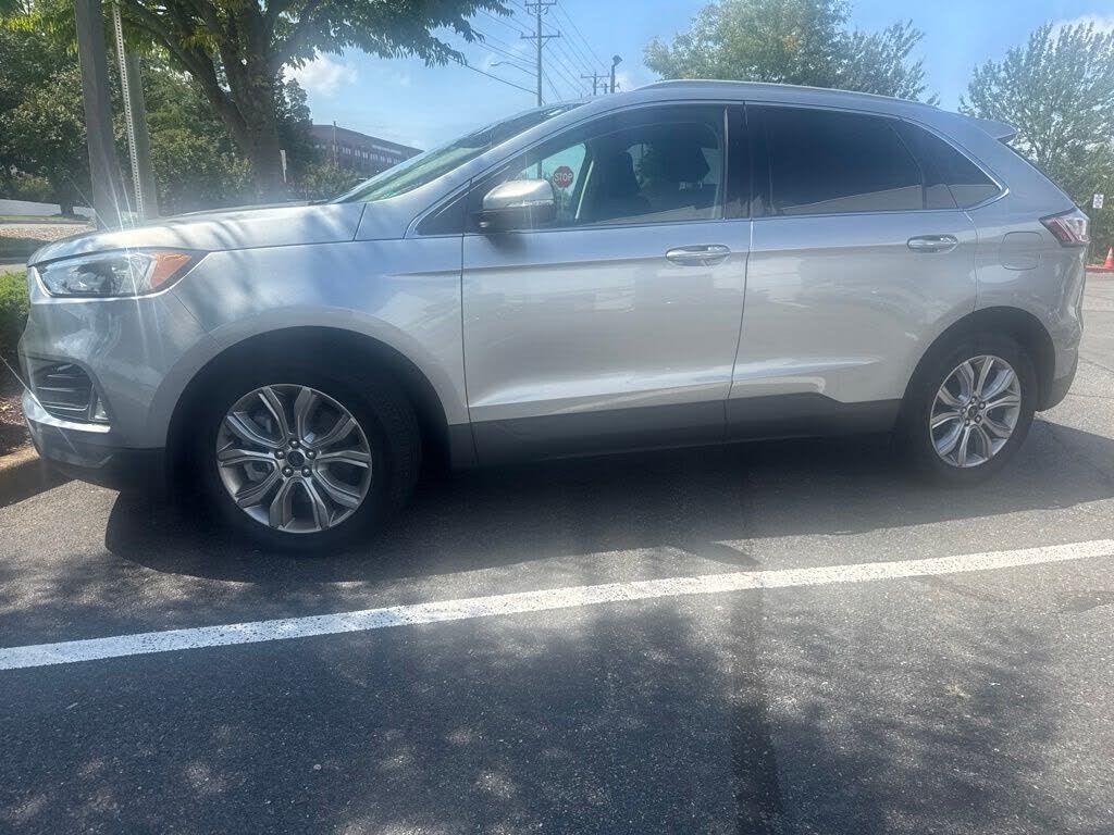 2024 FORD Edge