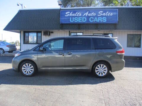 2011 TOYOTA Sienna