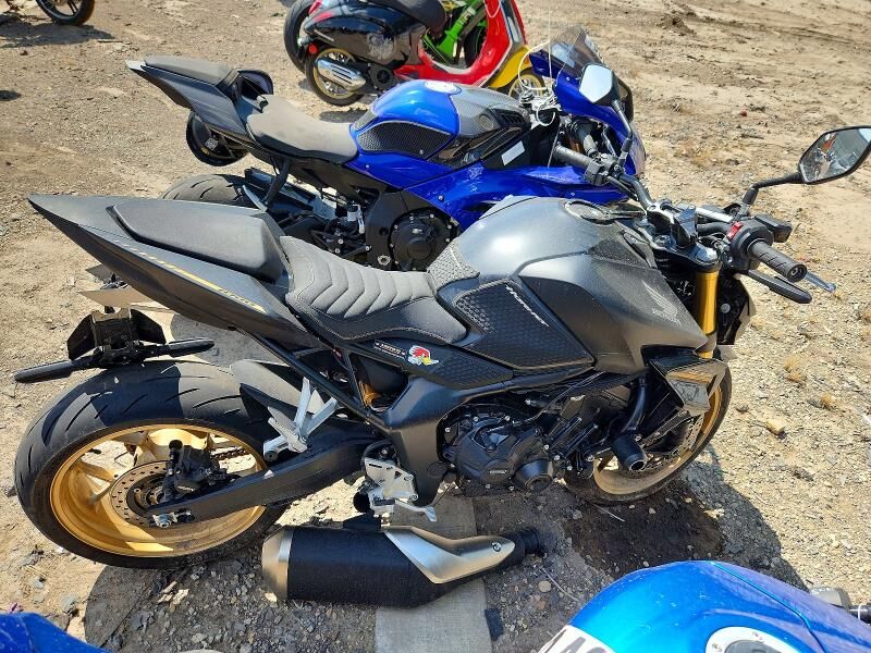 2025 HONDA CB