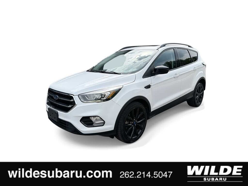 2017 FORD Escape