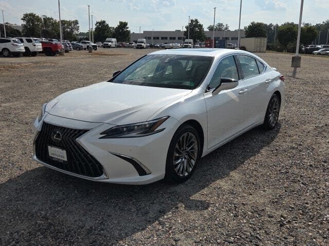 2025 LEXUS ES