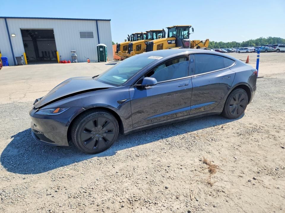 2026 TESLA Model 3