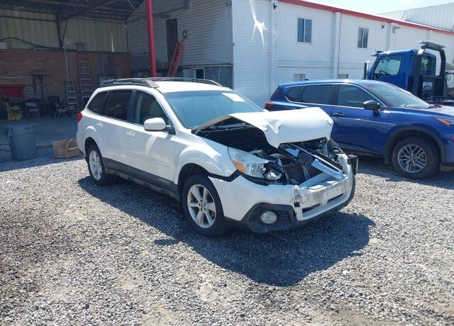 2013 SUBARU Outback
