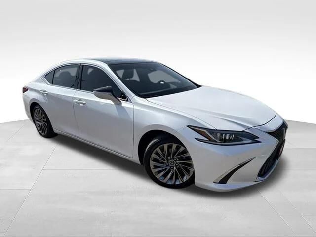 2024 LEXUS ES