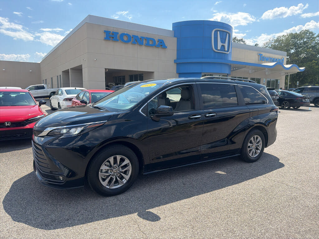 2025 TOYOTA Sienna