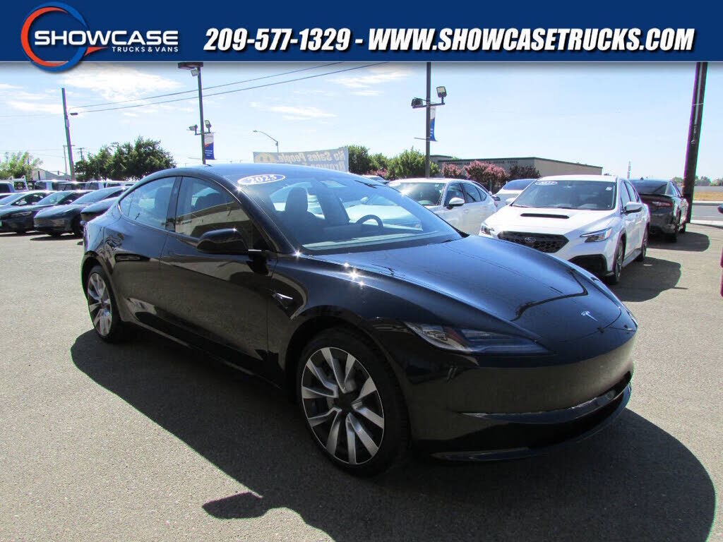 2025 TESLA Model 3