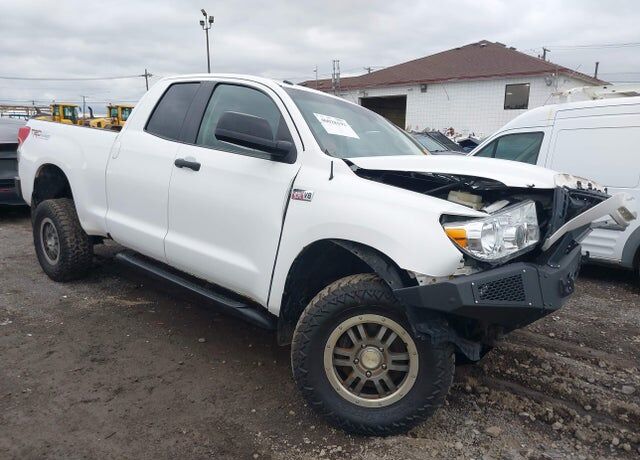 2010 TOYOTA Tundra
