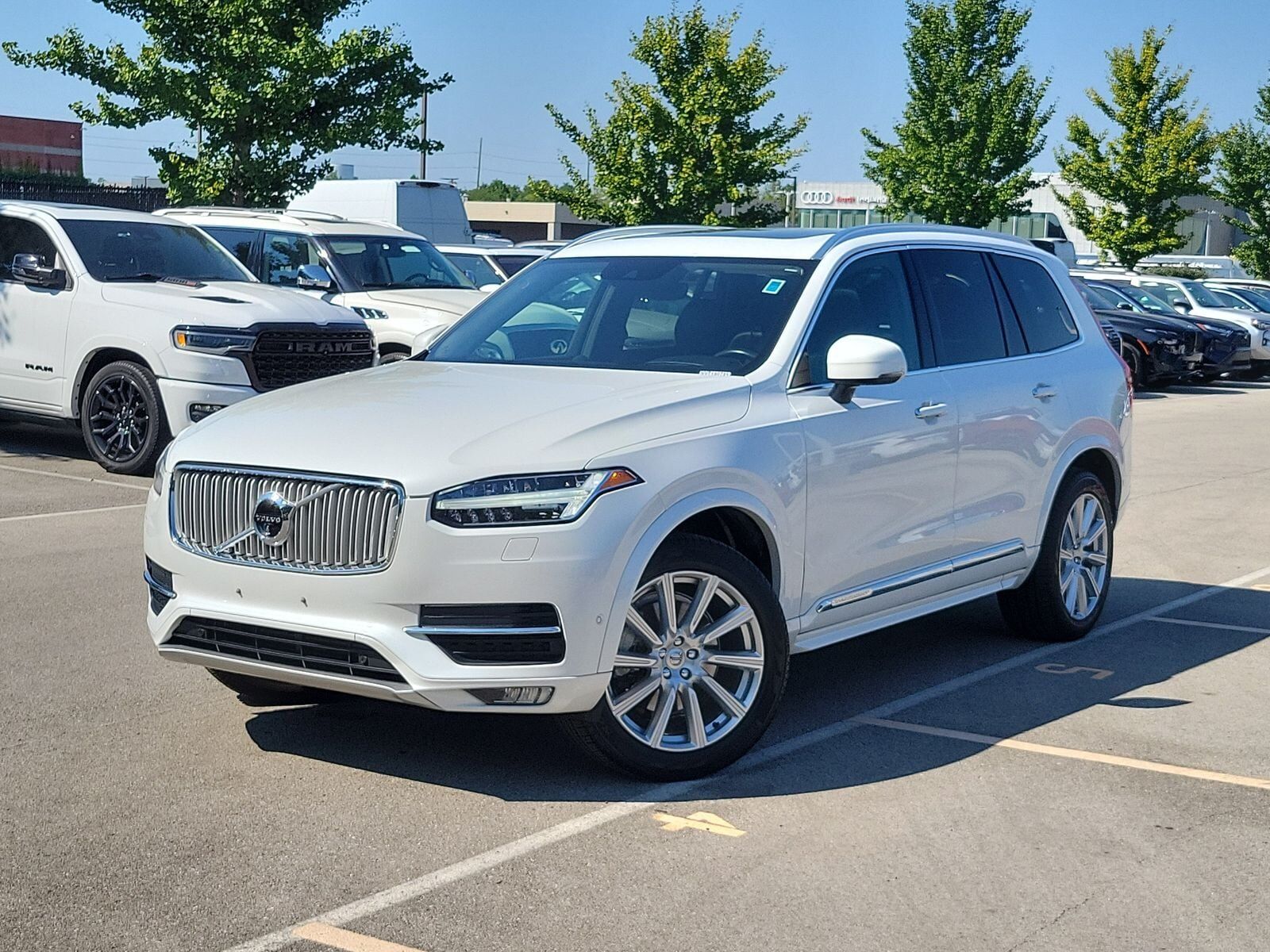 2017 VOLVO XC90