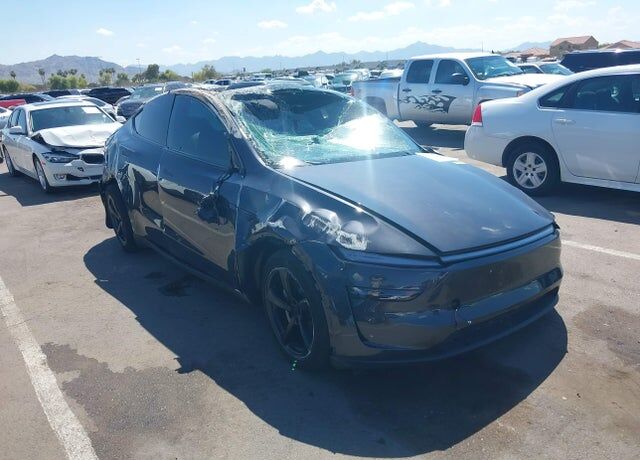 2026 TESLA Model Y