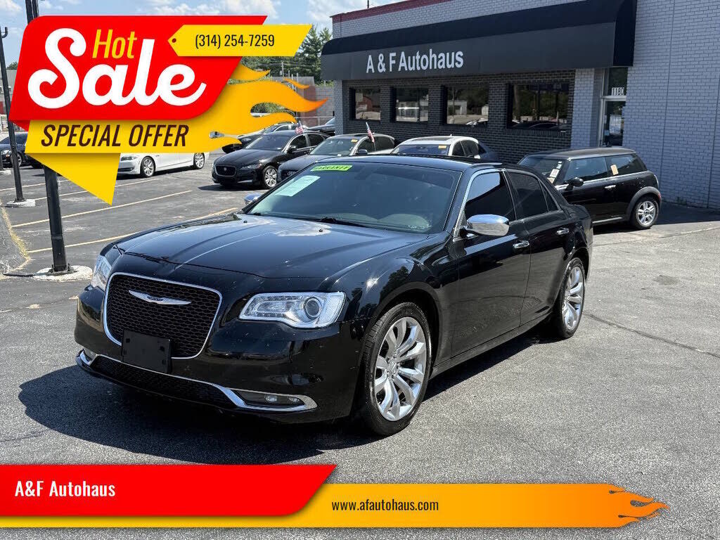 2019 CHRYSLER 300
