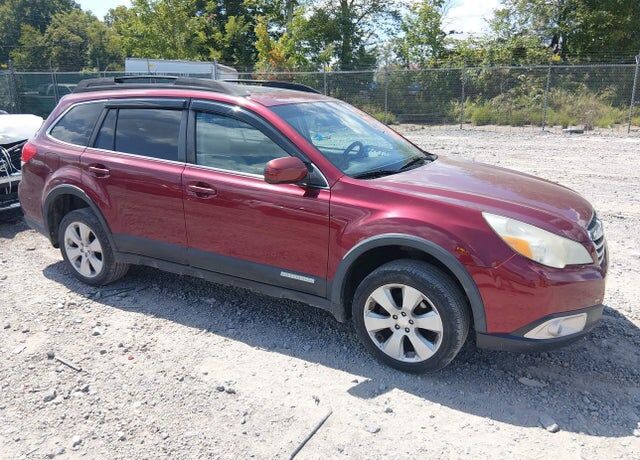 2011 SUBARU Outback