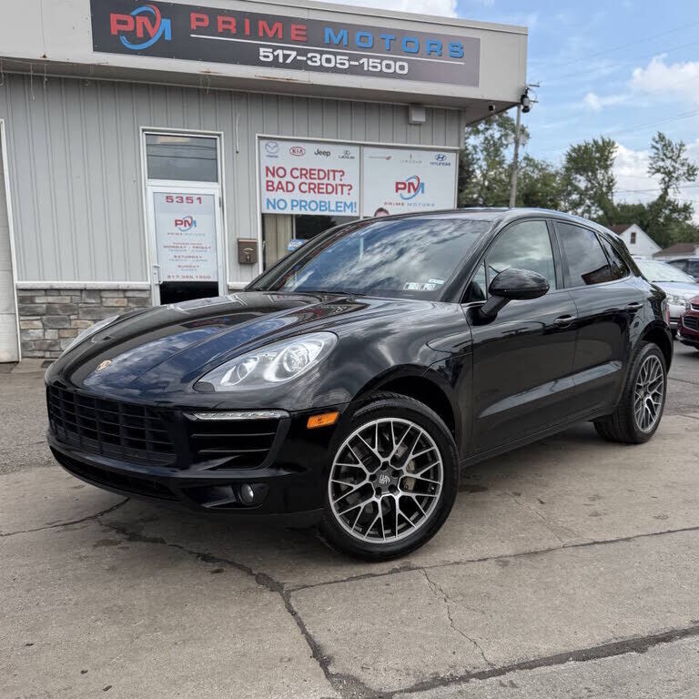 2016 PORSCHE Macan