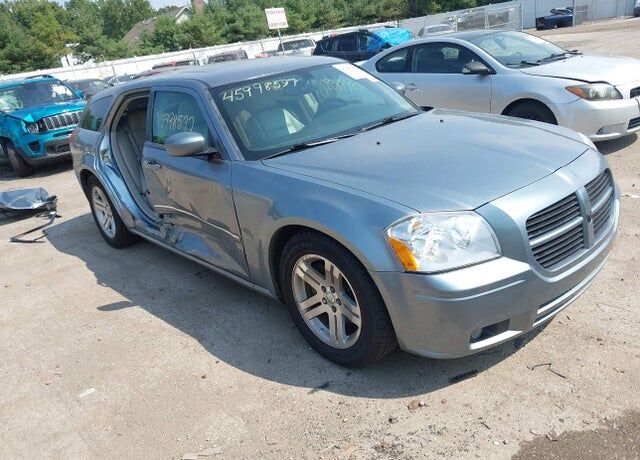 2006 DODGE Magnum