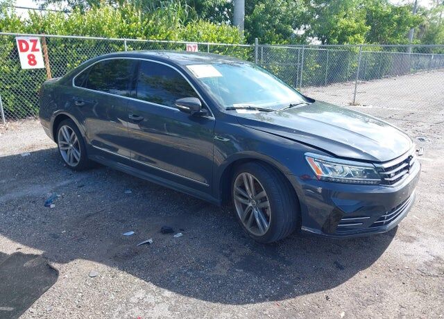 2017 VOLKSWAGEN Passat