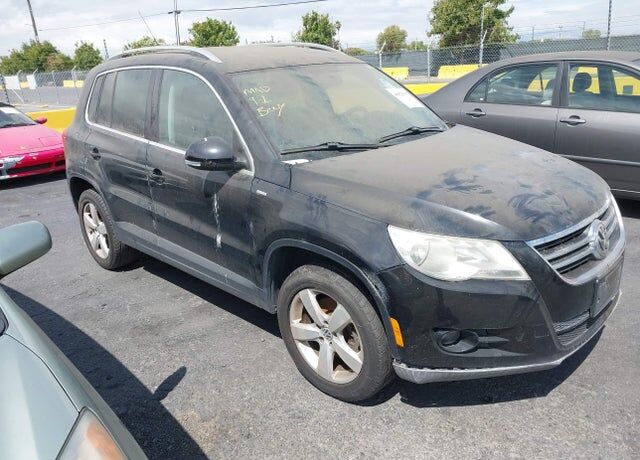 2010 VOLKSWAGEN Tiguan