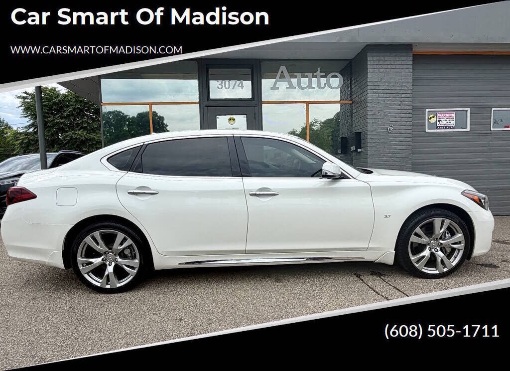 2017 INFINITI Q70L