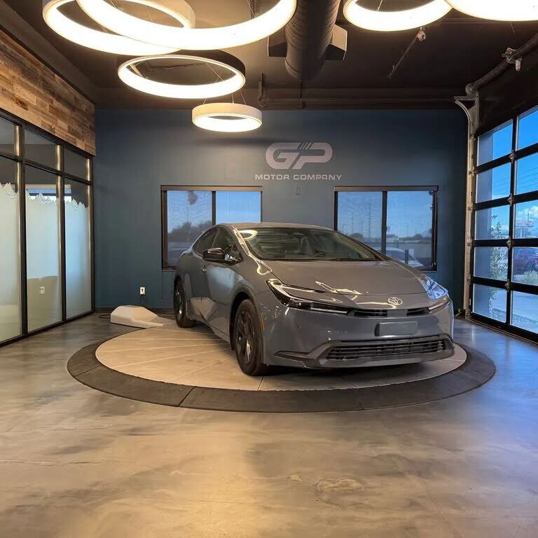 2024 TOYOTA PRIUS