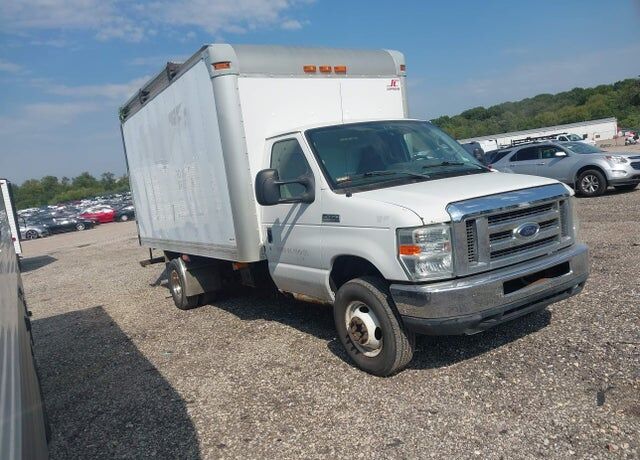 2012 FORD E-450