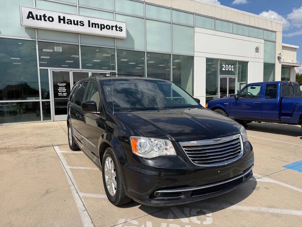 2016 CHRYSLER Town and Country