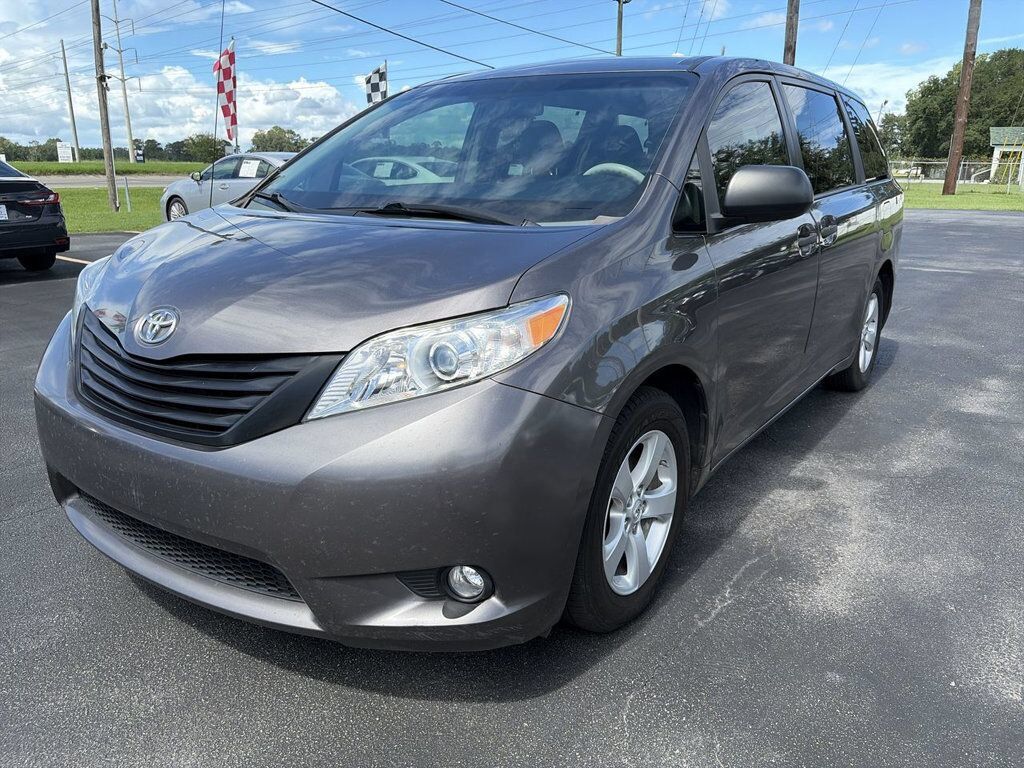 2012 TOYOTA Sienna