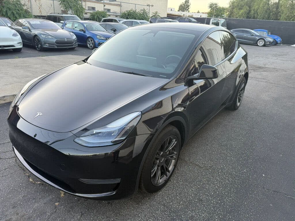 2023 TESLA Model Y