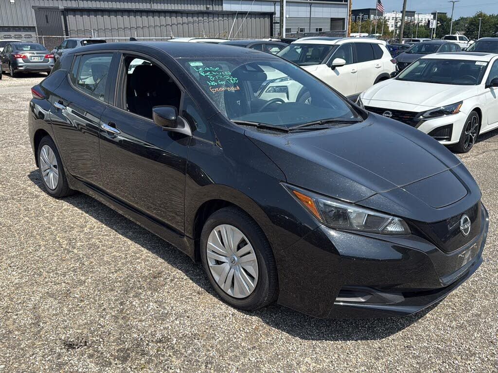 2025 NISSAN Leaf