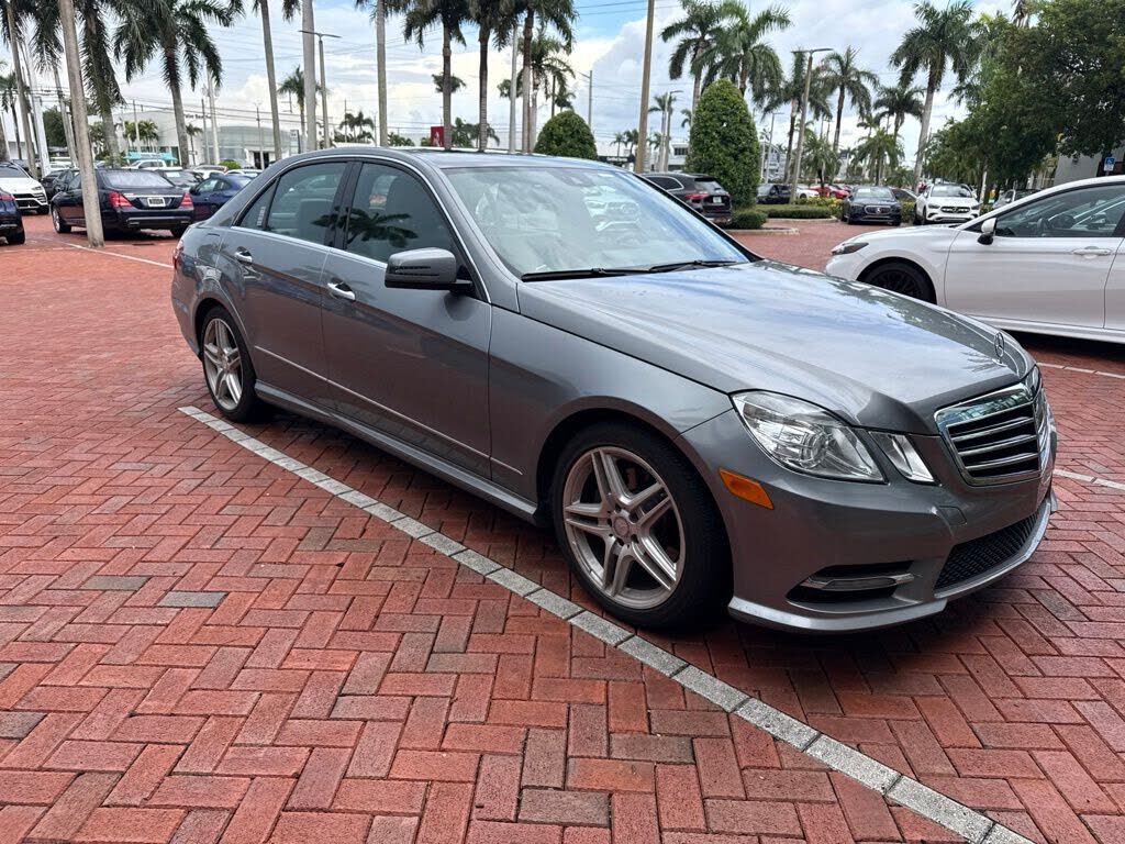 2013 MERCEDES-BENZ E-Class