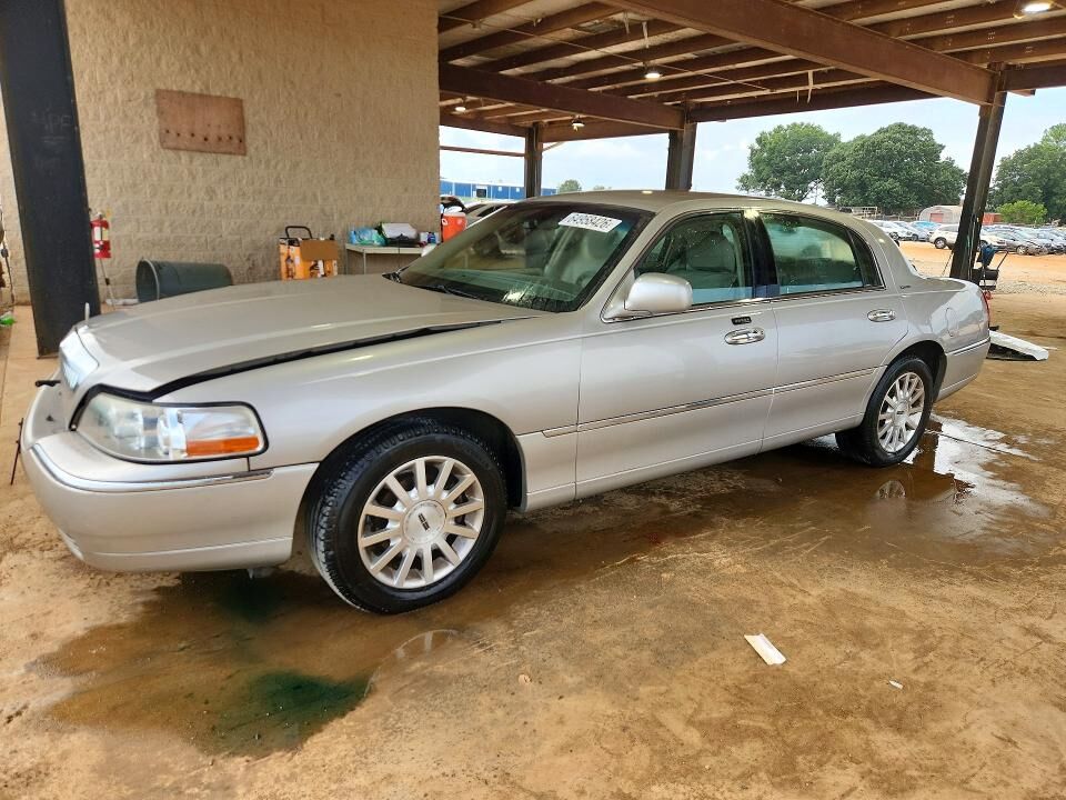 2006 LINCOLN Town Car