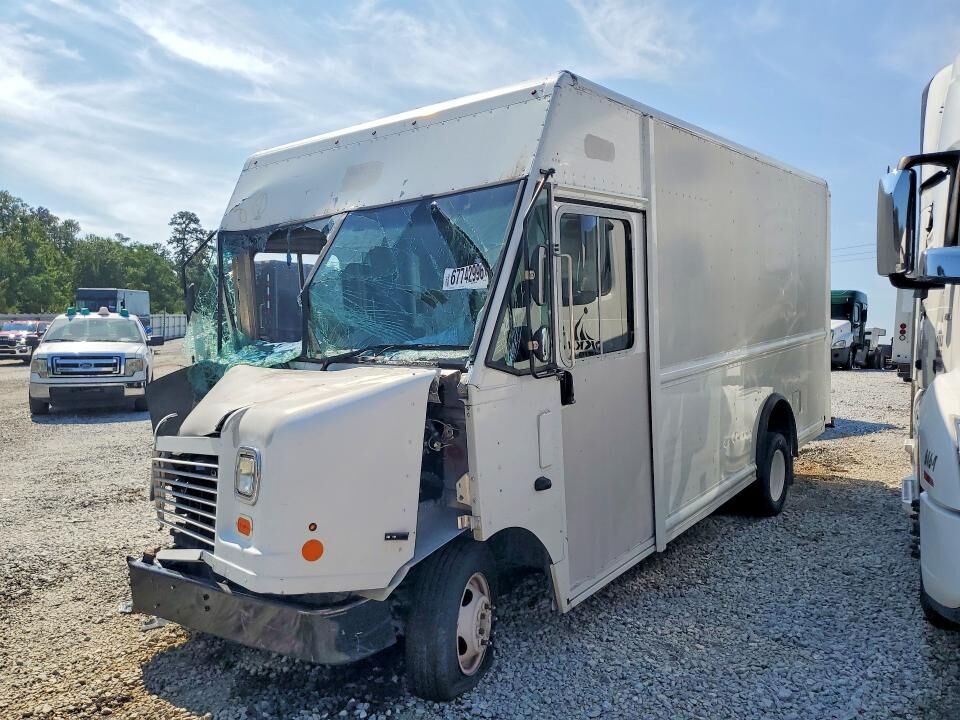 2021 FORD E-450