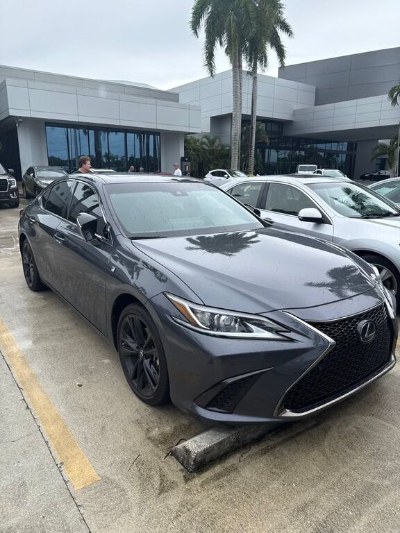 2024 LEXUS ES