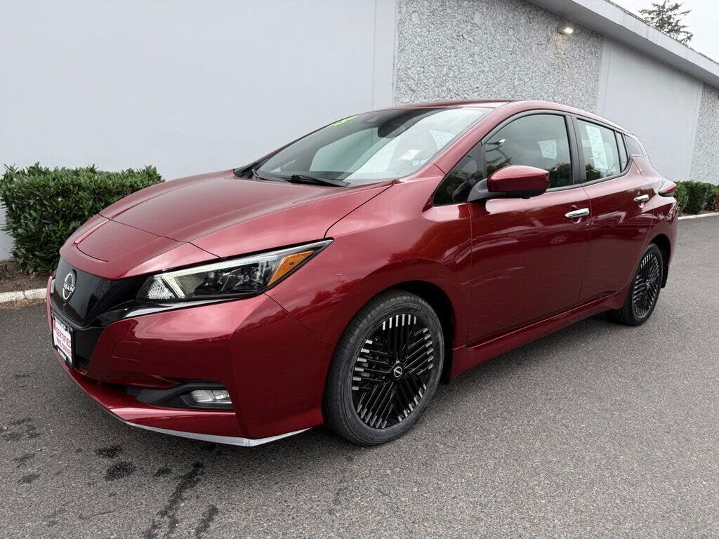 2023 NISSAN Leaf