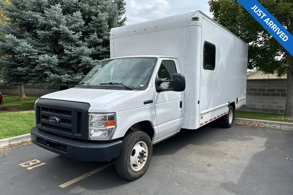 2022 FORD E-350