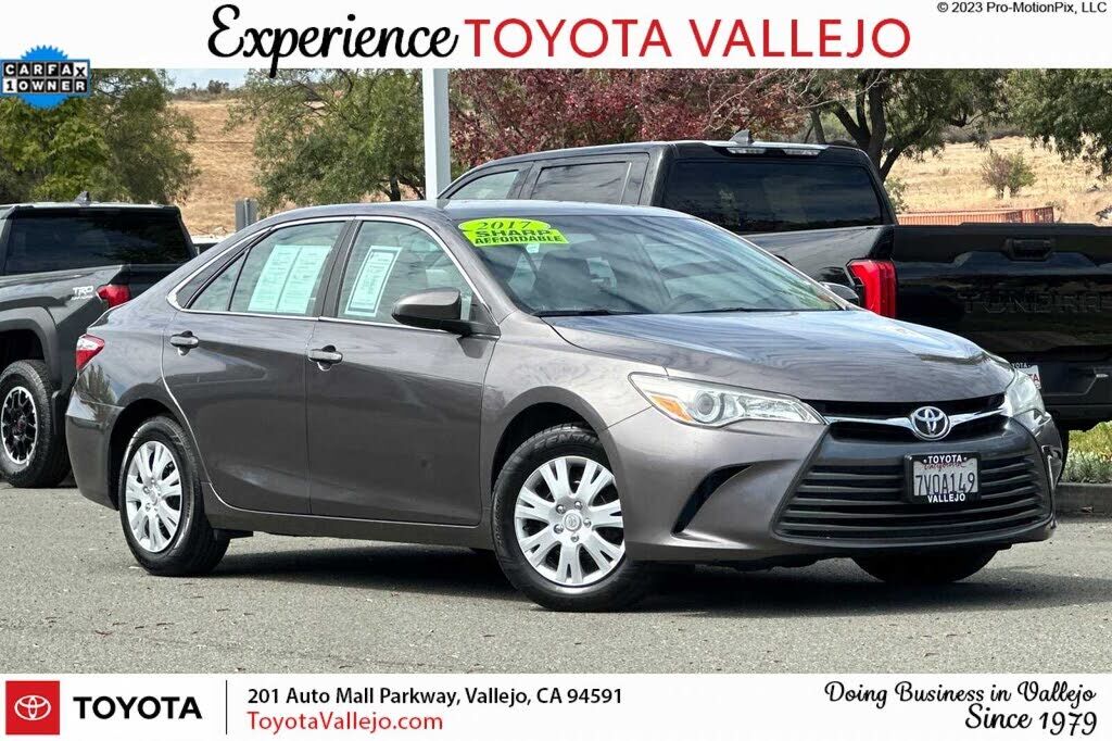 2017 TOYOTA Camry