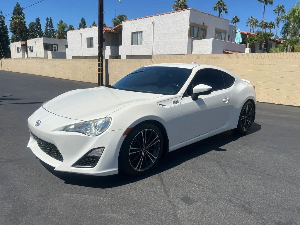 2016 TOYOTA Scion