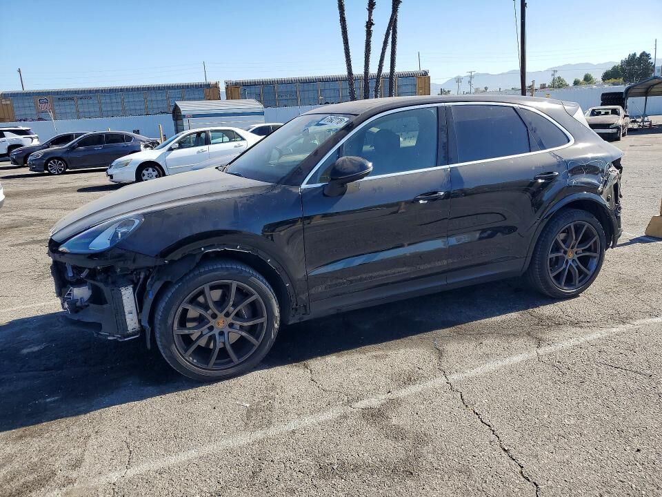 2023 PORSCHE Cayenne