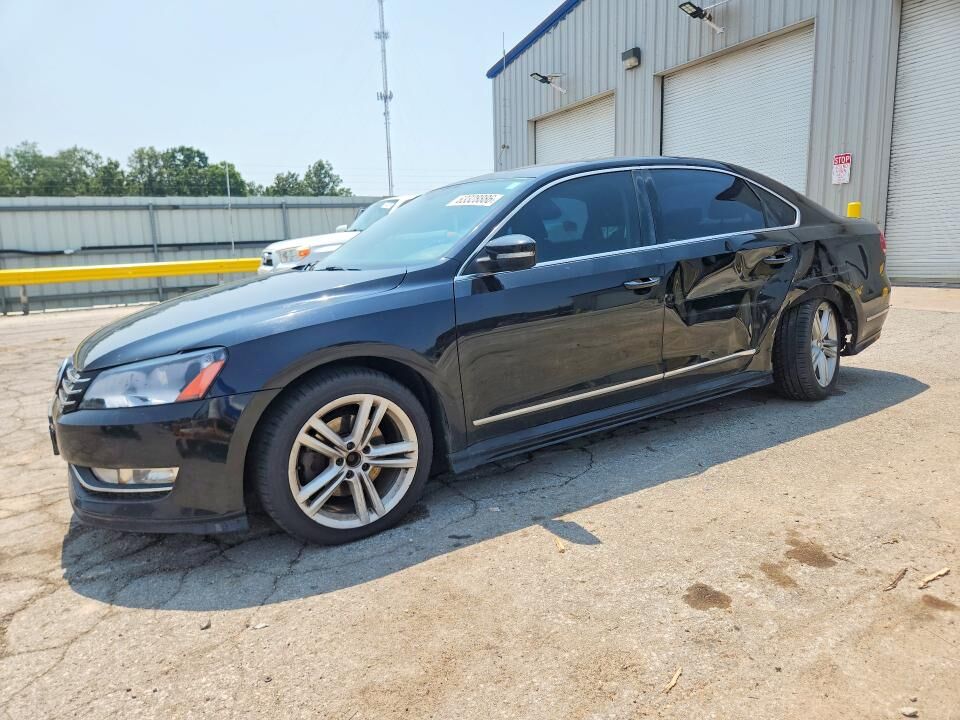 2013 VOLKSWAGEN Passat
