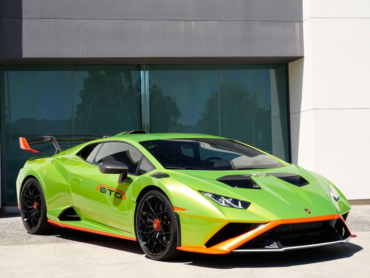 2023 LAMBORGHINI Huracan STO