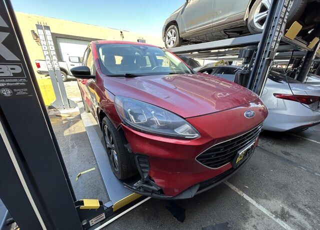 2021 FORD Escape