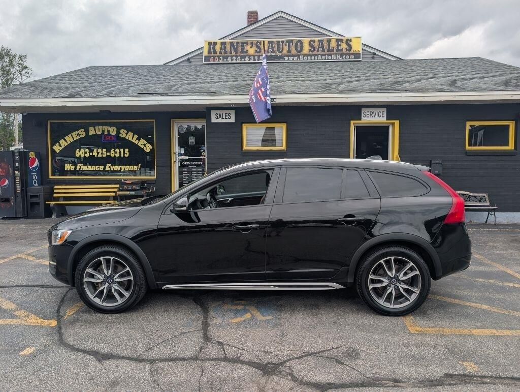 2018 VOLVO V60