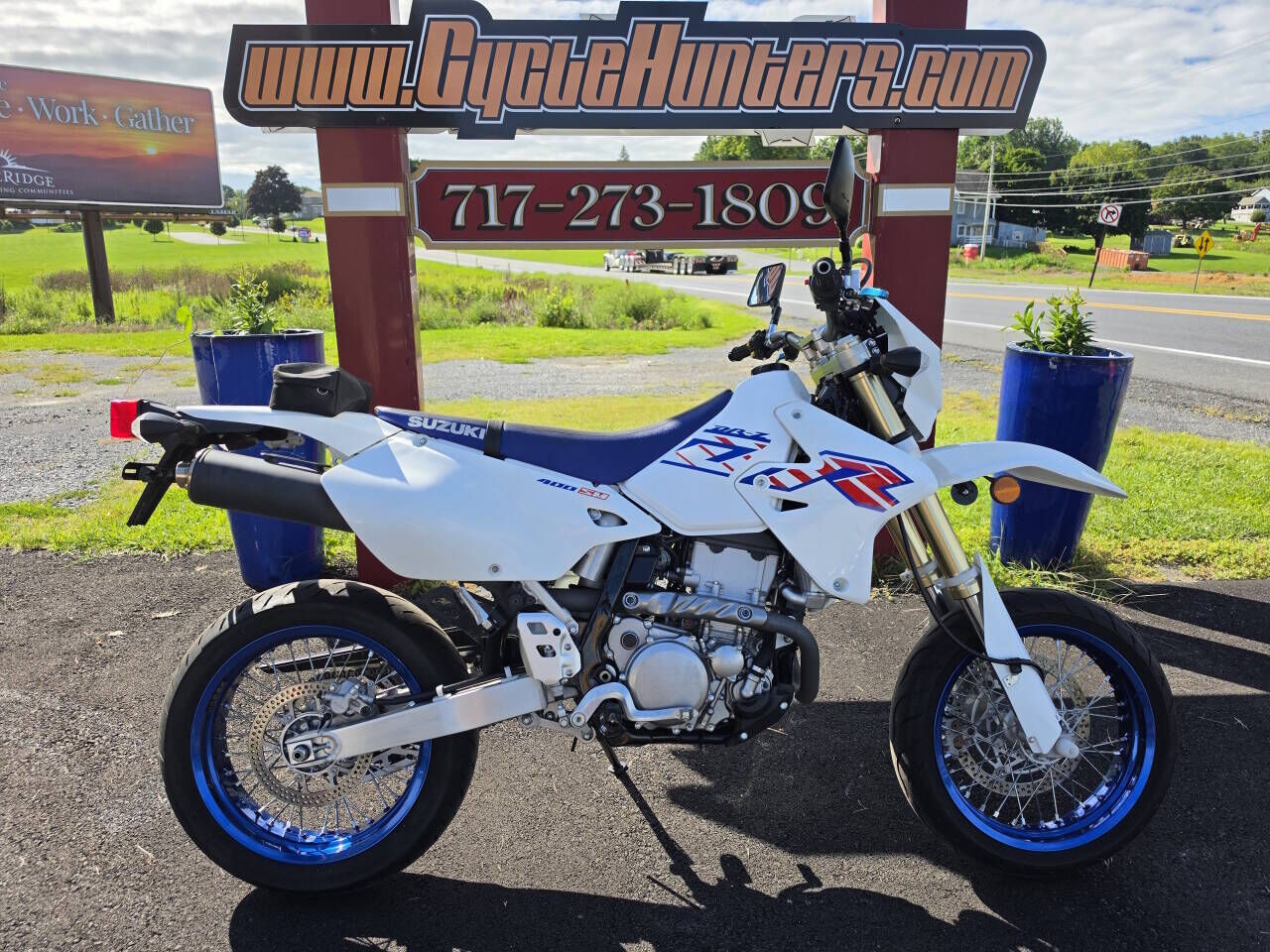 2023 SUZUKI DR-Z400SM