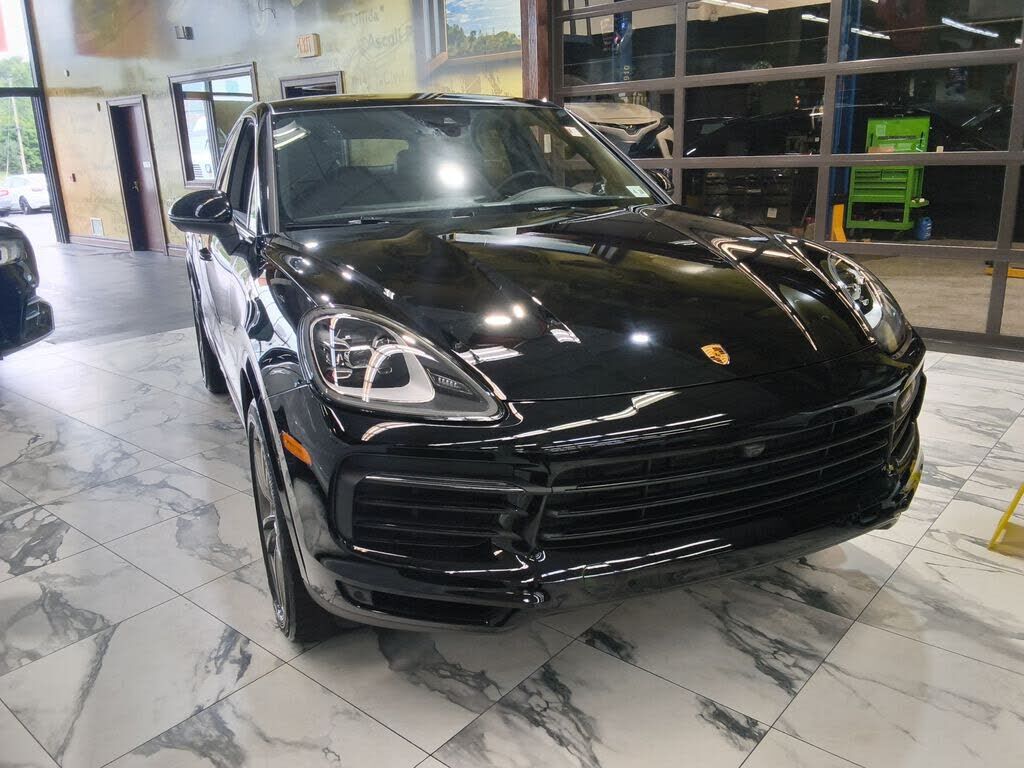 2023 PORSCHE Cayenne