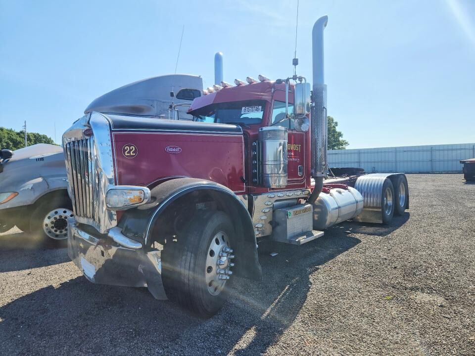 2019 PETERBILT 389