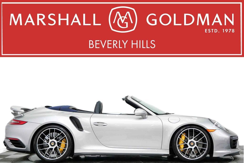 2017 PORSCHE 911